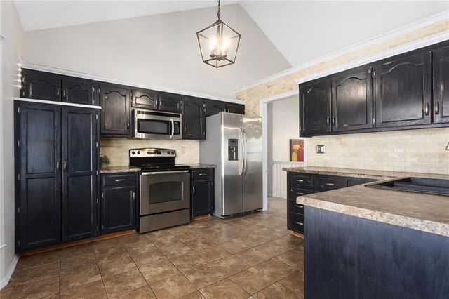 7210 NE 70th Street, Kansas City, MO 64119