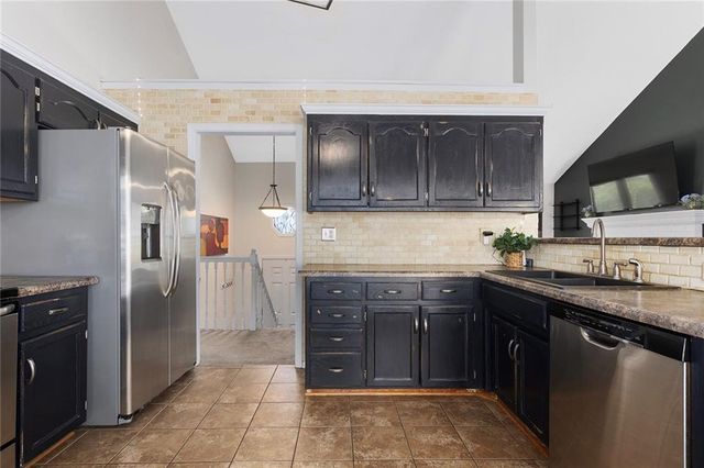 7210 NE 70th Street, Kansas City, MO 64119