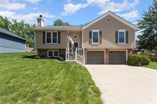 7210 NE 70th Street, Kansas City, MO 64119