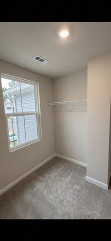 869 Knox Crest Dr, Lebanon, TN 37090