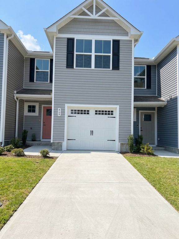 869 Knox Crest Dr, Lebanon, TN 37090