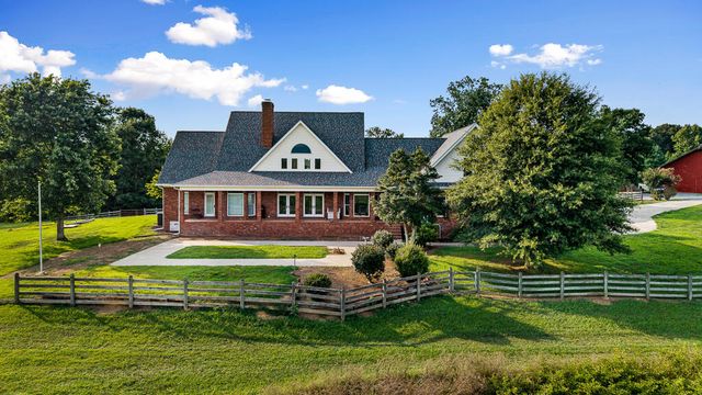 559 White Road SE, Old Fort, TN 37362