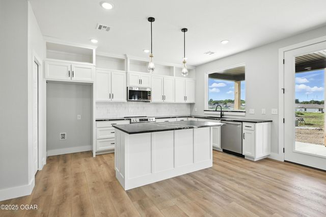 837 Modern Way, Carthage, MO 64836