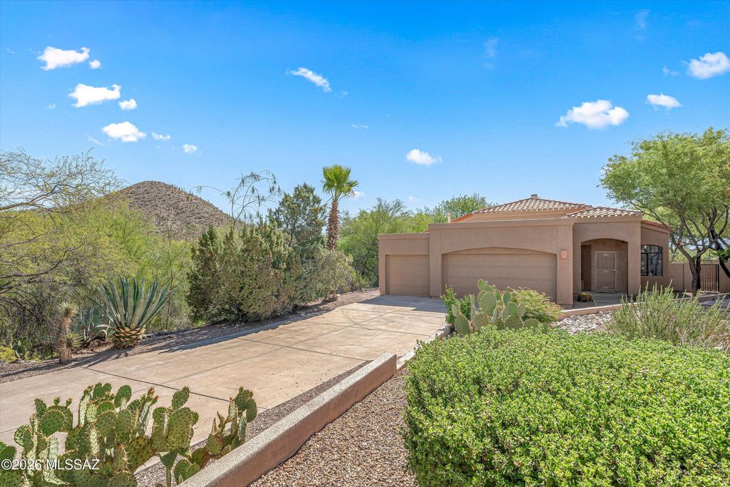 3177 Flowering Cactus Court, Tucson, AZ 85745