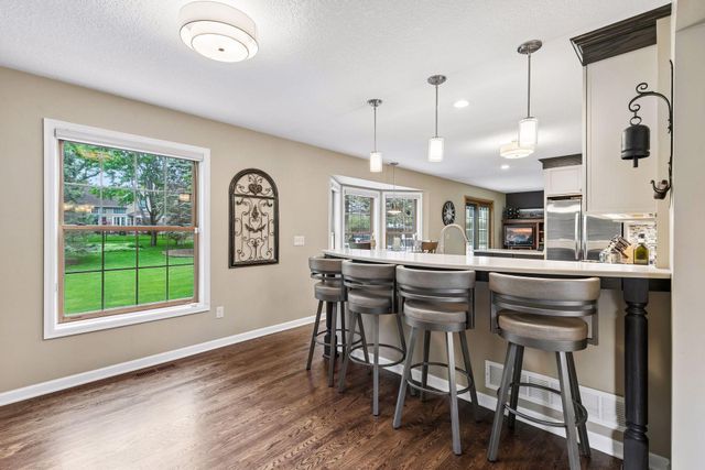 689 Havenhill Road, Eagan, MN 55123