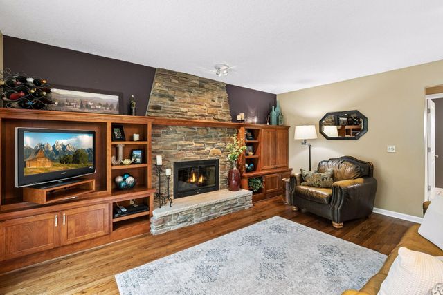 689 Havenhill Road, Eagan, MN 55123