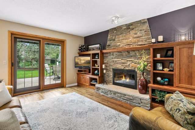 689 Havenhill Road, Eagan, MN 55123