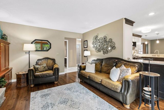 689 Havenhill Road, Eagan, MN 55123