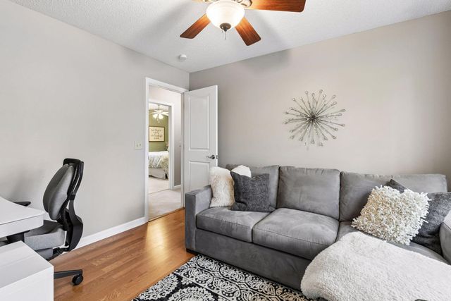 689 Havenhill Road, Eagan, MN 55123