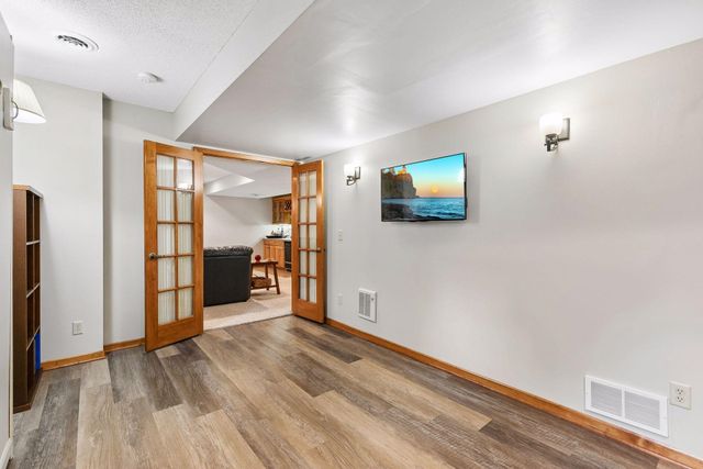 689 Havenhill Road, Eagan, MN 55123