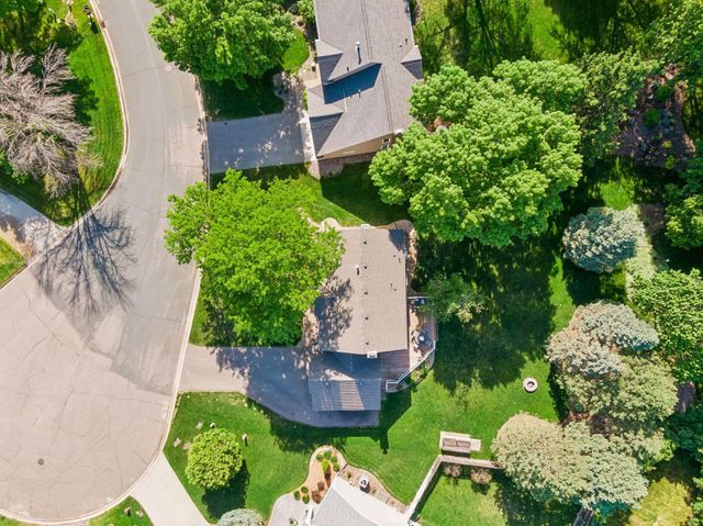 689 Havenhill Road, Eagan, MN 55123