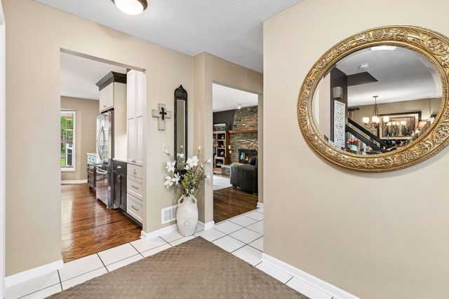 689 Havenhill Road, Eagan, MN 55123