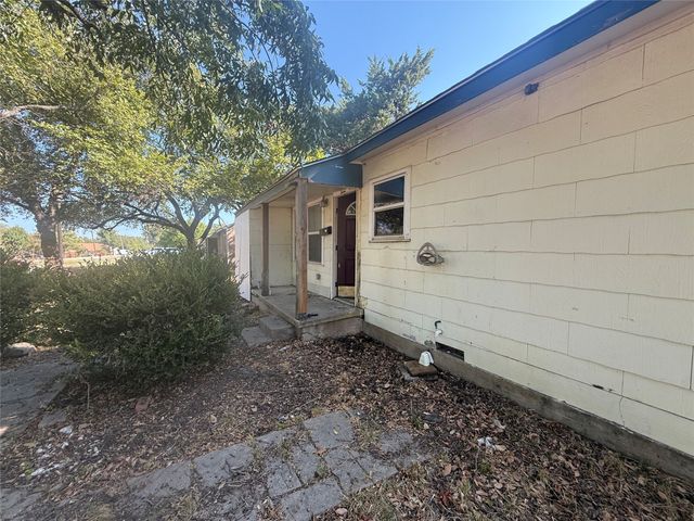 1800 Cottonwood Road, Carrollton, TX 75006