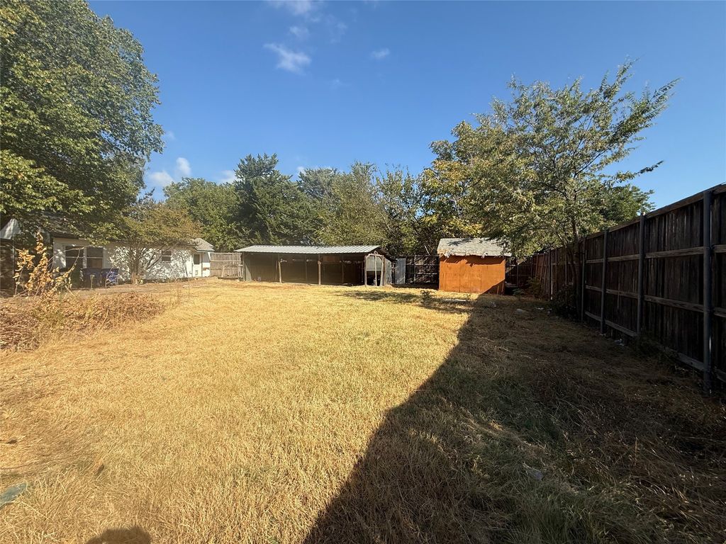 1800 Cottonwood Road, Carrollton, TX 75006 — photo 3