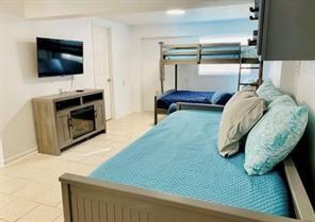 4007 Grayson Drive, Galveston, TX 77554