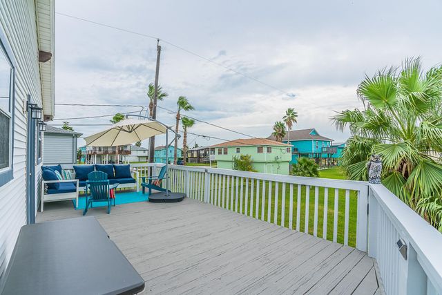 4007 Grayson Drive, Galveston, TX 77554