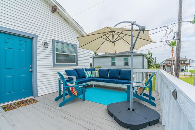 4007 Grayson Drive, Galveston, TX 77554