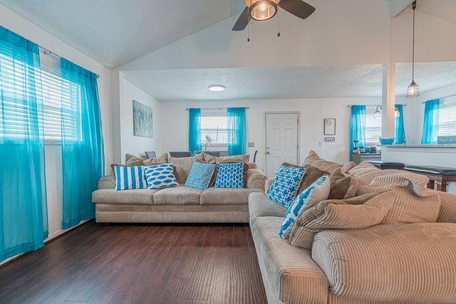 4007 Grayson Drive, Galveston, TX 77554