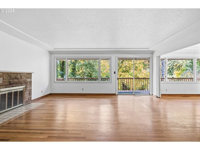 13248 S IRON MOUNTAIN Blvd, Portland, OR 97219