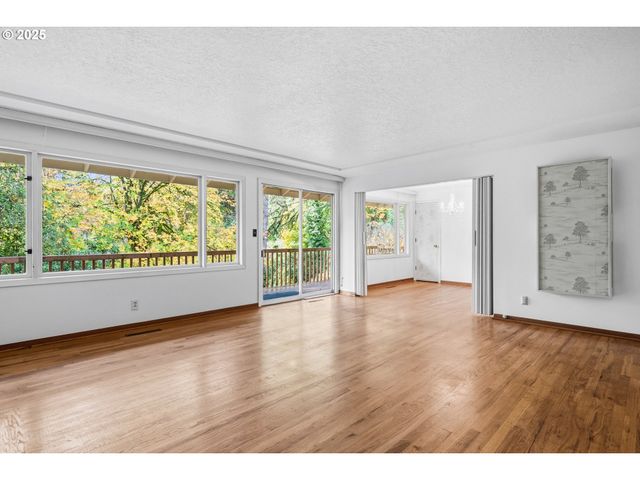 13248 S IRON MOUNTAIN Blvd, Portland, OR 97219