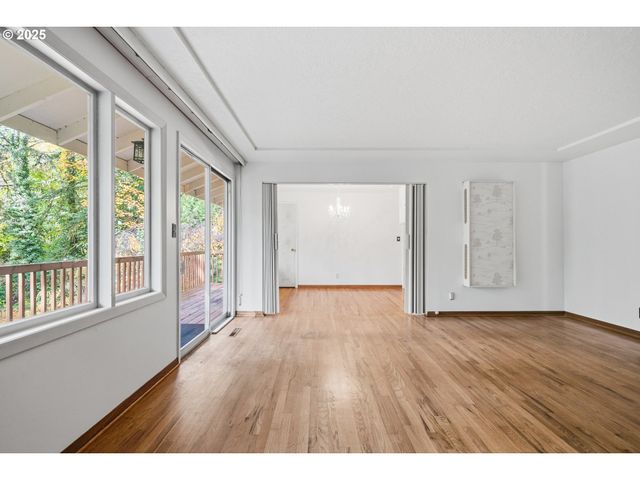 13248 S IRON MOUNTAIN Blvd, Portland, OR 97219