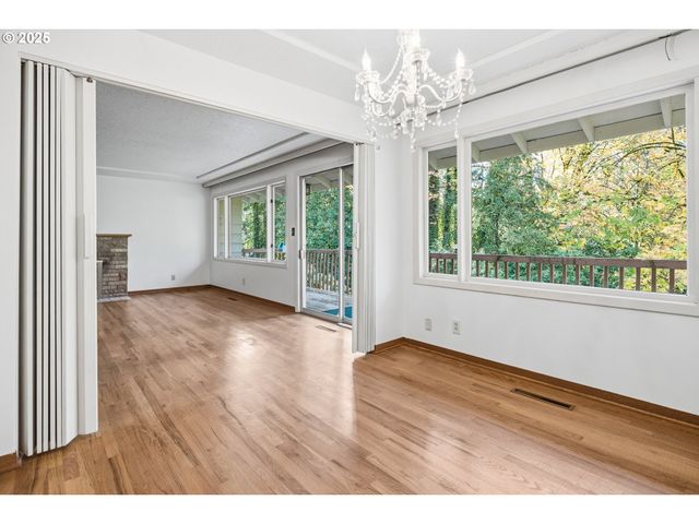 13248 S IRON MOUNTAIN Blvd, Portland, OR 97219