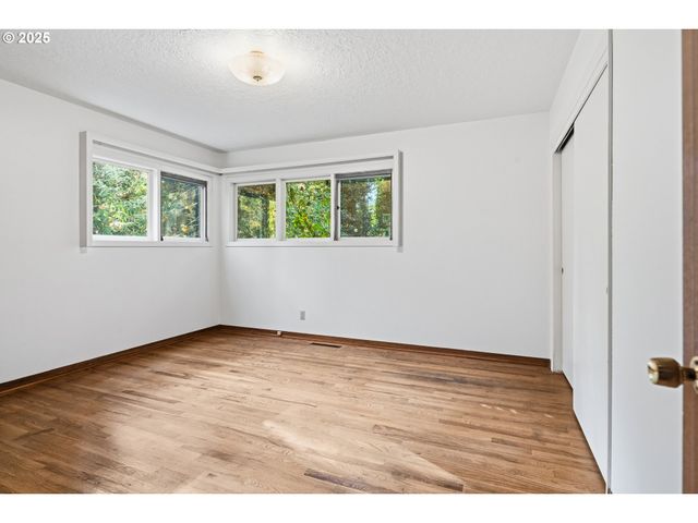 13248 S IRON MOUNTAIN Blvd, Portland, OR 97219