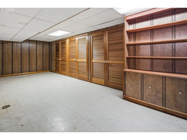 13248 S IRON MOUNTAIN Blvd, Portland, OR 97219