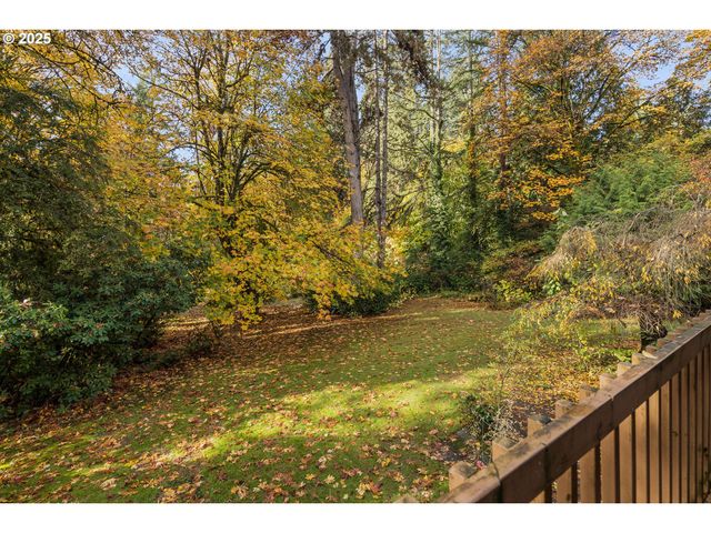 13248 S IRON MOUNTAIN Blvd, Portland, OR 97219