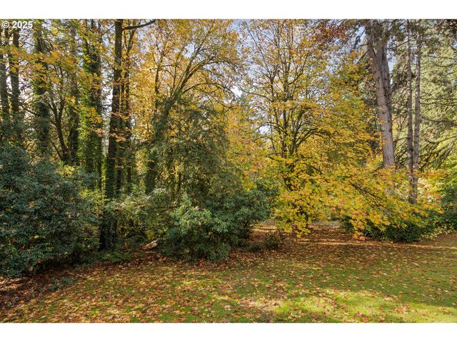 13248 S IRON MOUNTAIN Blvd, Portland, OR 97219