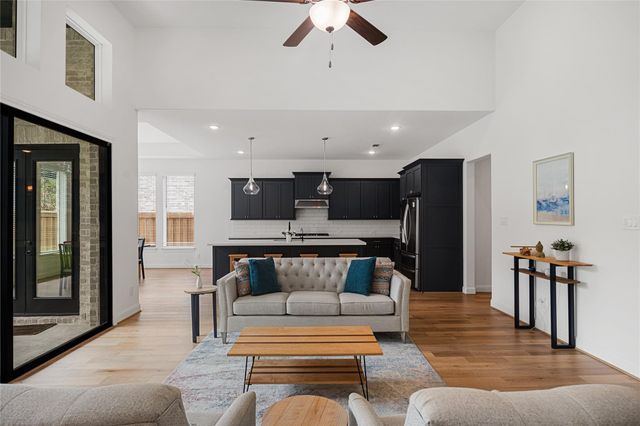 28410 Sunrise View Drive, Spring, TX 77386