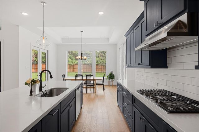 28410 Sunrise View Drive, Spring, TX 77386