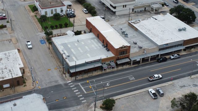 120 N Austin Street, Comanche, TX 76442
