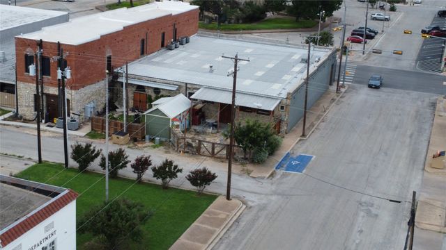 120 N Austin Street, Comanche, TX 76442