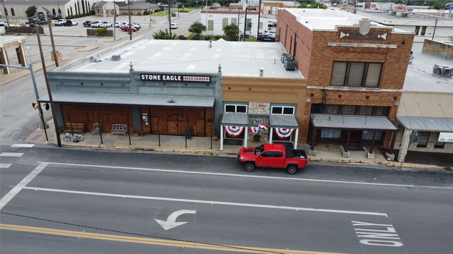 120 N Austin Street, Comanche, TX 76442