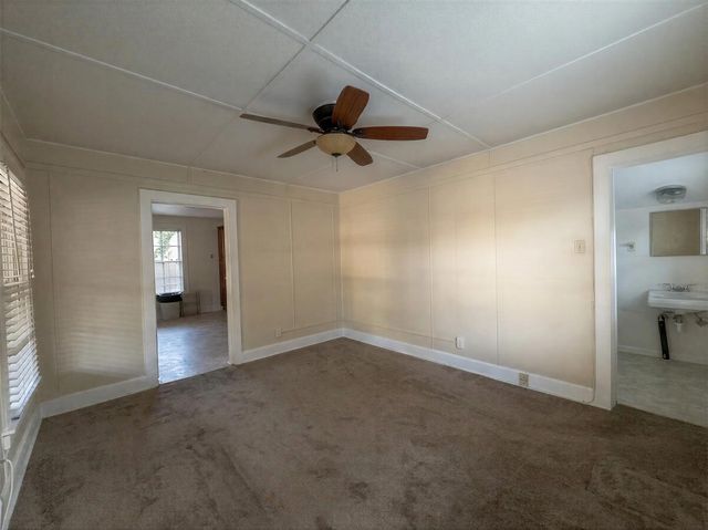 7613 Marys Creek Drive, Fort Worth, TX 76116