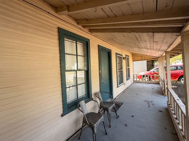 7613 Marys Creek Drive, Fort Worth, TX 76116
