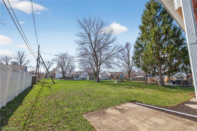 727 Fairwood Boulevard, Elyria, OH 44035