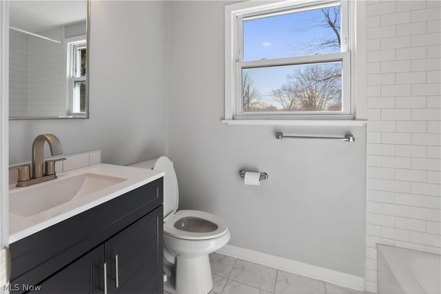 727 Fairwood Boulevard, Elyria, OH 44035