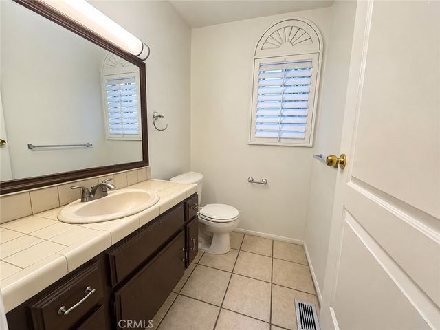 3863 Cazador, Los Angeles, CA 90065
