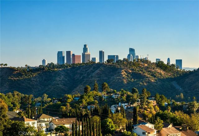 3863 Cazador, Los Angeles, CA 90065