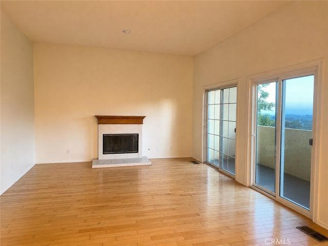 3863 Cazador, Los Angeles, CA 90065