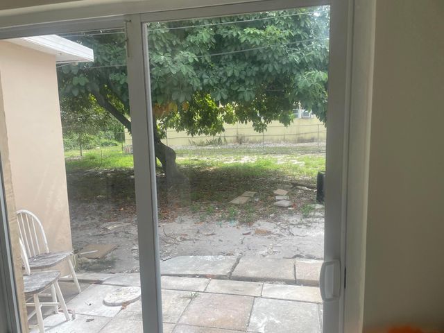 1302 S S Federal Hwy Highway, Lake Worth Beach, FL 33460