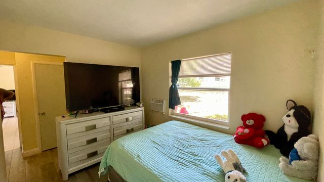 1302 S S Federal Hwy Highway, Lake Worth Beach, FL 33460