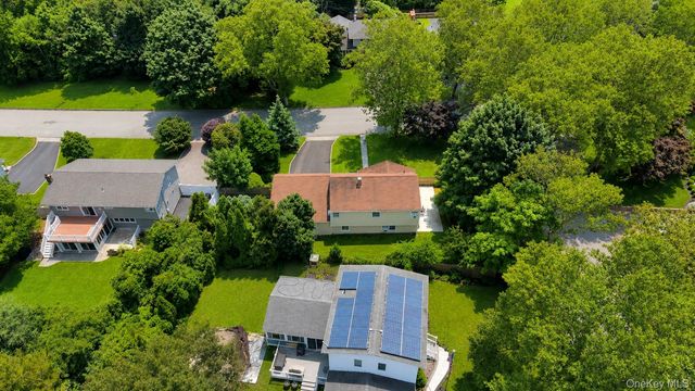 23 Riviera Drive, Smithtown, NY 11787