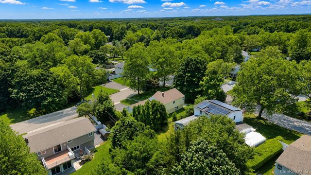 23 Riviera Drive, Smithtown, NY 11787