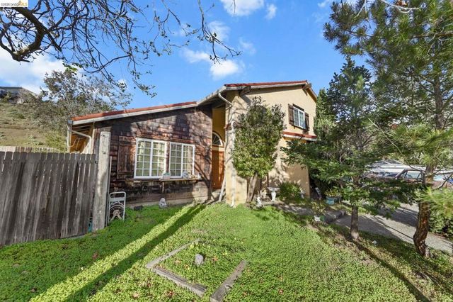 28174 Dobbel Ave, Hayward, CA 94542