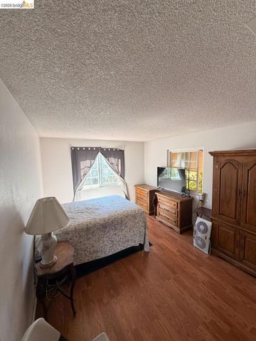 28174 Dobbel Ave, Hayward, CA 94542