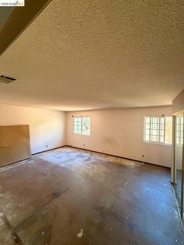28174 Dobbel Ave, Hayward, CA 94542