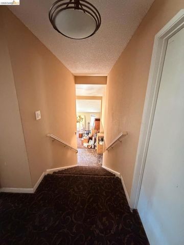 28174 Dobbel Ave, Hayward, CA 94542